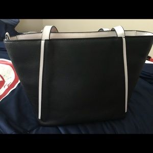 Black and white Michael Kors Tote
